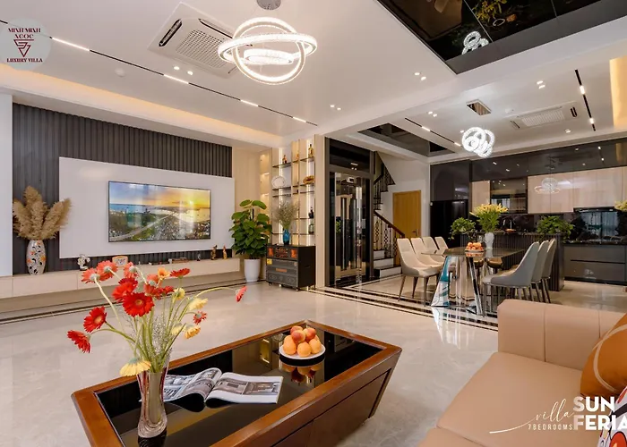 Sun 7 Bedroom & Pool Hạ Long