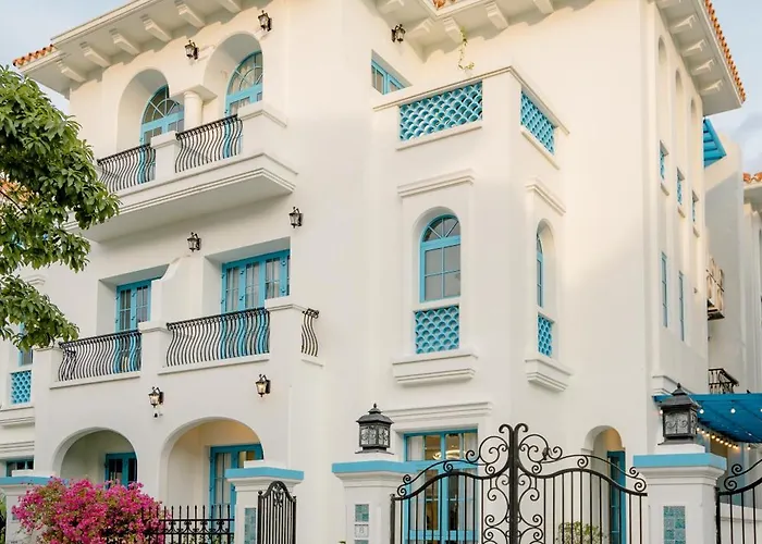 Sun 7 Bedroom & Pool Villa Hạ Long