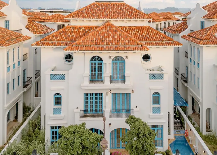 Sun 7 Bedroom & Pool *